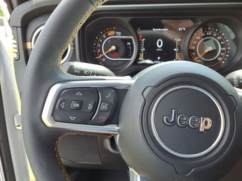 Used 2024 Jeep Wrangler Unlimited Sahara w/ Technology Group AWD/4WD image 23