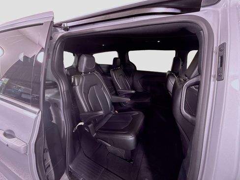 Used 2026 Chrysler Pacifica Select FWD image 26