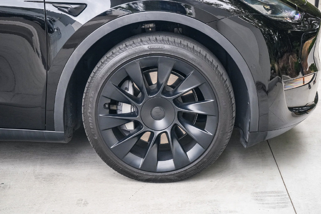 Used 2021 Tesla Model Y Long Range AWD/4WD image 9