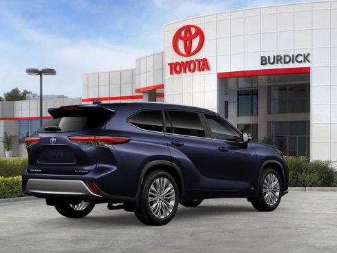 New 2026 Toyota Highlander Platinum AWD/4WD image 12