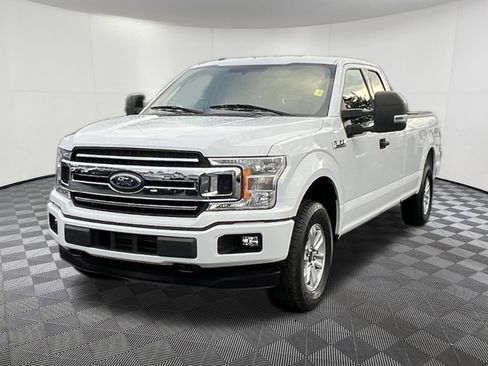 Used 2018 Ford F150 XLT w/ Max Trailer Tow Package image 3