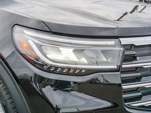 New 2026 Ford Explorer Active w/ Active Comfort Package image 10