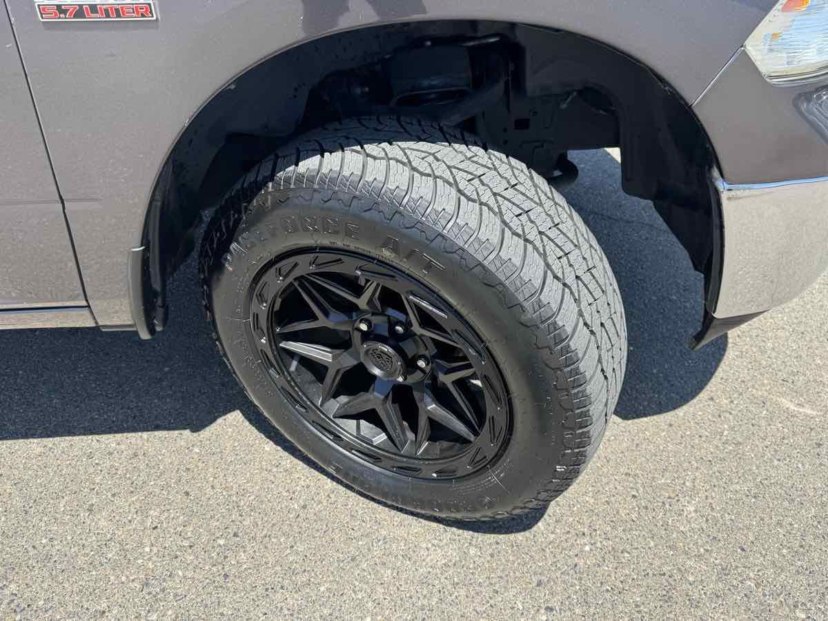 Used 2017 RAM 1500 Classic SLT AWD/4WD image 37
