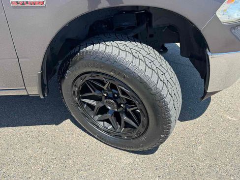 Used 2017 RAM 1500 Classic SLT AWD/4WD image 37