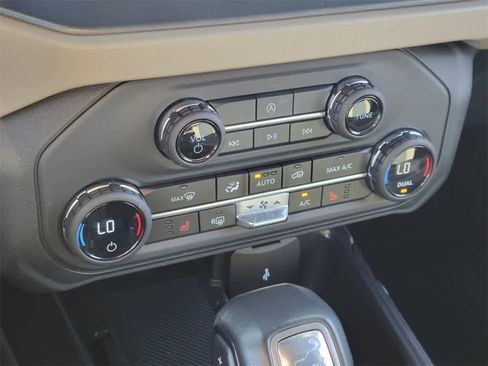 Used 2025 Ford Bronco Big Bend image 21