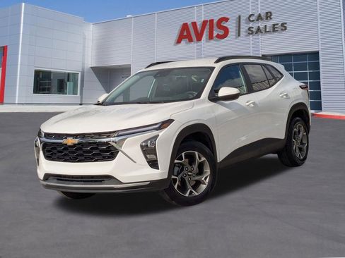 Used 2025 Chevrolet Trax LT w/ LT Convenience Package image 1