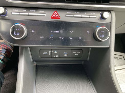 Used 2025 Hyundai Sonata SEL FWD image 22