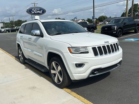 Used 2015 Jeep Grand Cherokee Overland AWD/4WD image 3