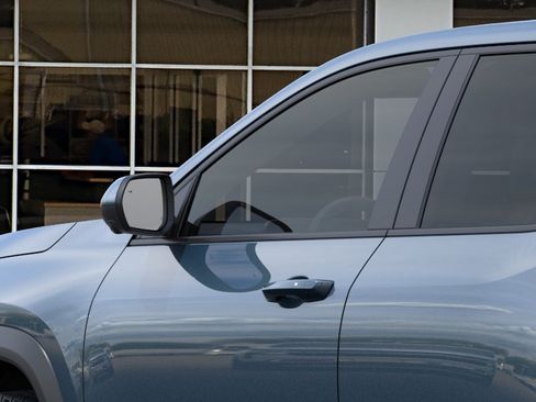 New 2026 Chevrolet Equinox LT w/ Convenience Package II FWD image 12