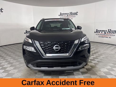 Used 2023 Nissan Rogue SV w/ SV Premium B Package FWD image 3