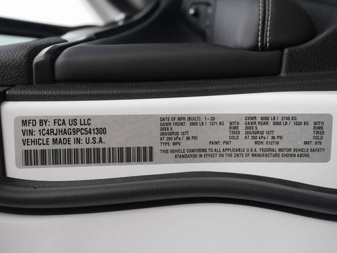 Used 2023 Jeep Grand Cherokee Altitude image 28