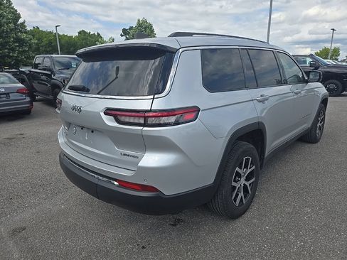 Used 2023 Jeep Grand Cherokee L Limited AWD/4WD image 7