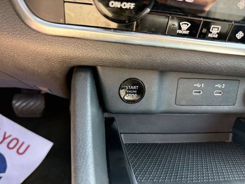 Used 2024 Nissan Rogue SV AWD/4WD image 18