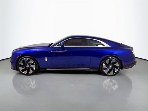 Used 2024 Rolls-Royce Spectre w/ Spectre Launch Package image 10