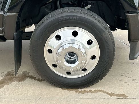 Used 2025 Ford F450 King Ranch w/ FX4 Off-Road Package image 10