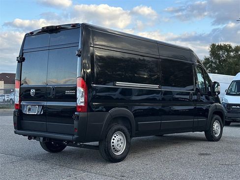 New 2026 RAM ProMaster 2500 w/ Convenience Group image 3