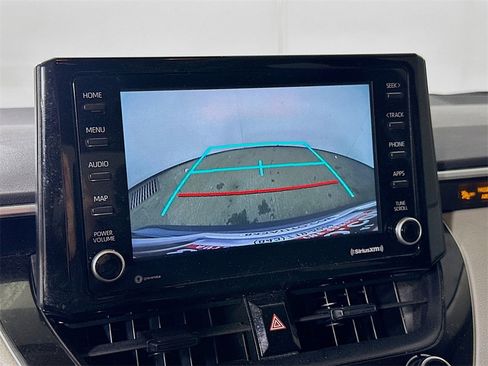 Used 2022 Toyota Corolla LE image 9