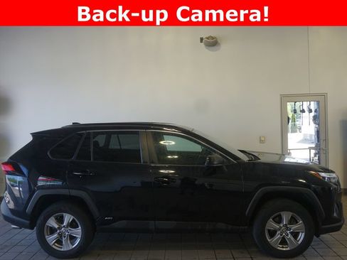 Used 2023 Toyota RAV4 LE AWD/4WD image 2