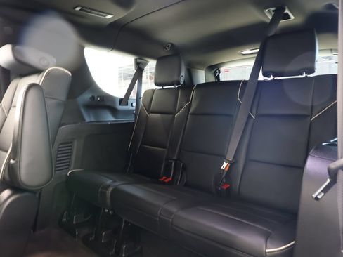 Used 2022 Cadillac Escalade ESV Premium Luxury w/ Performance Package AWD/4WD image 21