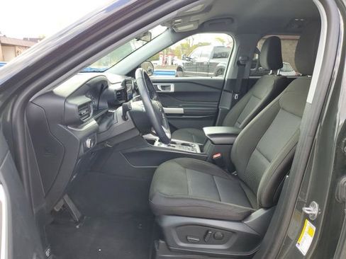 Used 2022 Ford Explorer XLT image 14