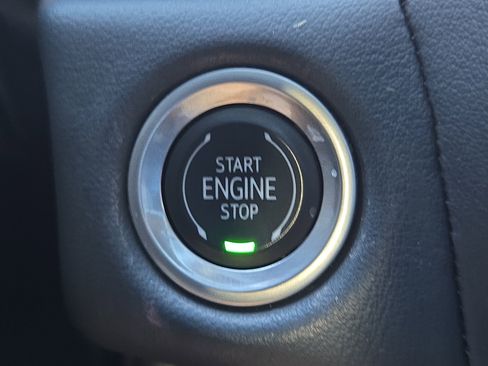 Used 2022 Chevrolet Tahoe Z71 w/ Z71 Off-Road Package image 37