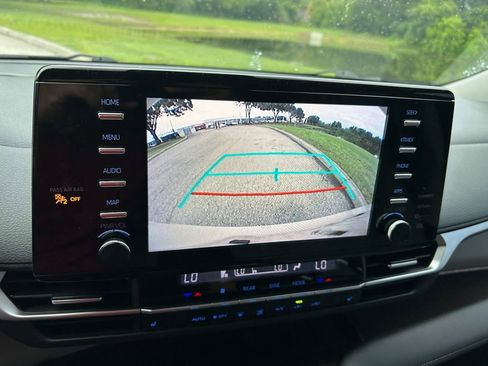 Used 2021 Toyota Sienna XLE w/ XLE Plus Package FWD image 26