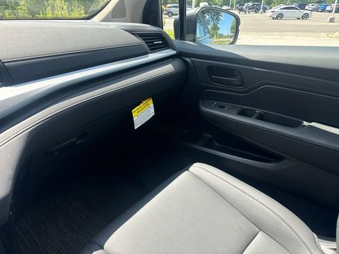 Certified 2026 Honda Odyssey EX-L image 18