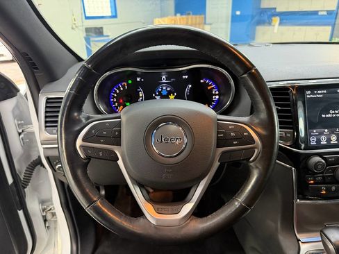 Used 2019 Jeep Grand Cherokee Limited w/ Luxury Group II AWD/4WD image 16