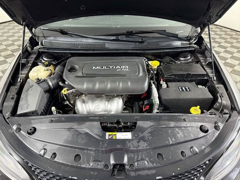 Used 2015 Chrysler 200 S w/ Comfort Group FWD image 21