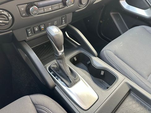 Used 2024 Nissan Frontier SV w/ Hardbody Edition image 17