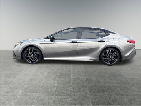 Used 2025 Toyota Camry XSE image 2