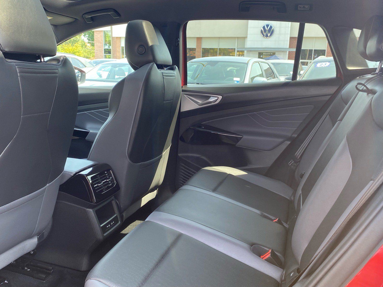 Used 2023 Volkswagen ID.4 Pro S AWD/4WD image 19
