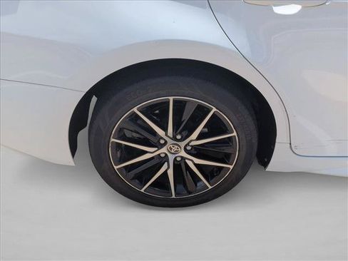 Used 2022 Toyota Camry SE FWD image 21