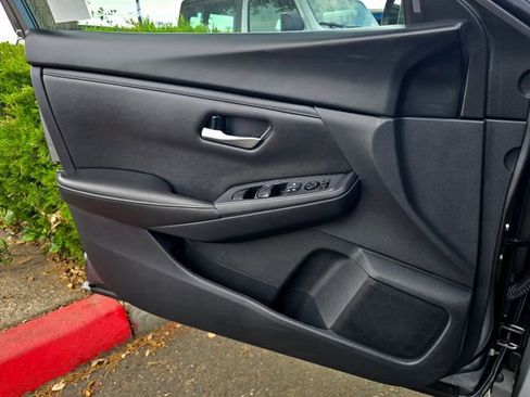 Used 2024 Nissan Sentra SV image 17