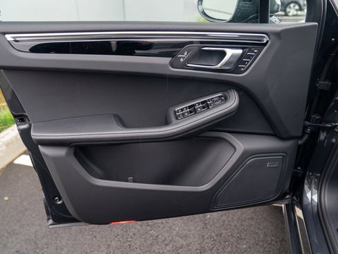 New 2026 Porsche Macan image 10