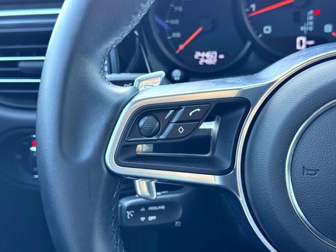 Used 2020 Porsche Macan image 29