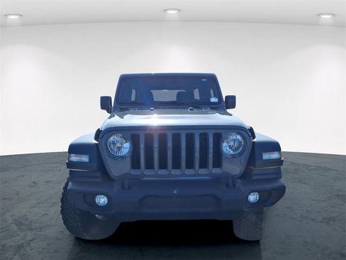 Used 2023 Jeep Wrangler Sport image 3