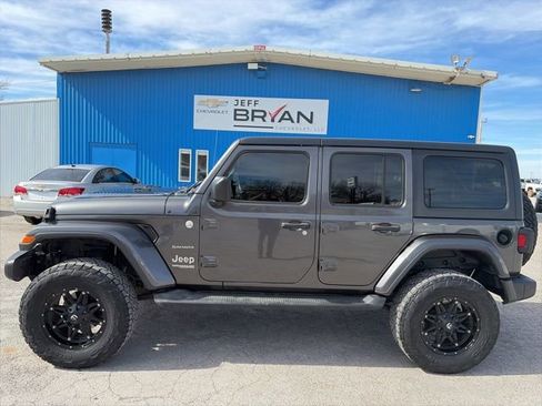 Used 2018 Jeep Wrangler Unlimited Sahara AWD/4WD image 1