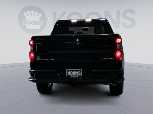 Used 2023 Chevrolet Silverado 1500 Custom image 15