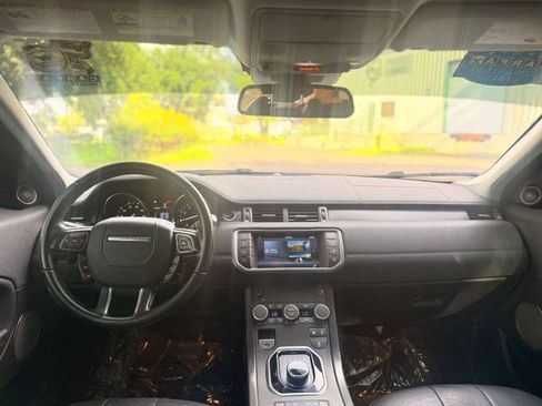 Used 2018 Land Rover Range Rover Evoque SE AWD/4WD image 12