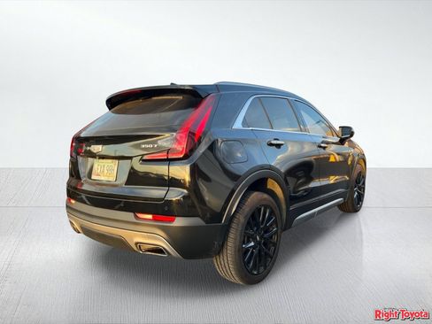 Used 2022 Cadillac XT4 Premium Luxury w/ LPO, ONYX Package FWD image 4