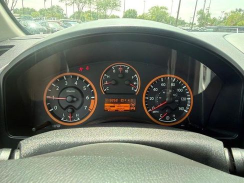 Used 2014 Nissan Titan SL AWD/4WD image 30