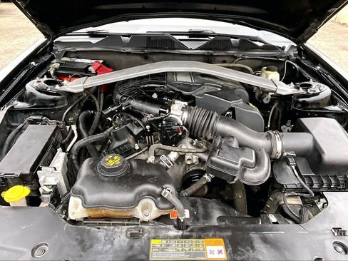 Used 2012 Ford Mustang Premium w/ V6 Performance Pkg image 29