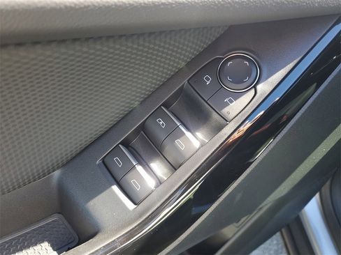 Certified 2026 Chevrolet Equinox RS w/ Convenience Package III image 24