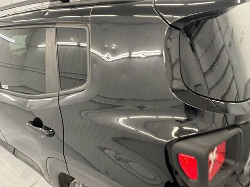 Used 2019 Jeep Renegade Sport w/ Sport Appearance Group FWD image 21
