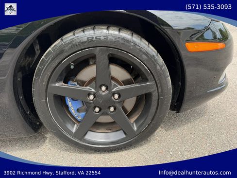 Used 2005 Chevrolet Corvette Coupe w/ Preferred Equipment Group RWD image 6