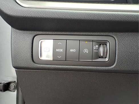 Used 2026 Chevrolet Traverse LT AWD/4WD image 15