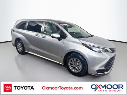 Certified 2022 Toyota Sienna LE