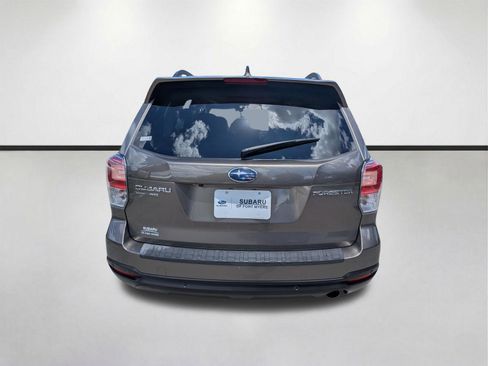 Used 2018 Subaru Forester 2.5i Touring AWD/4WD image 5