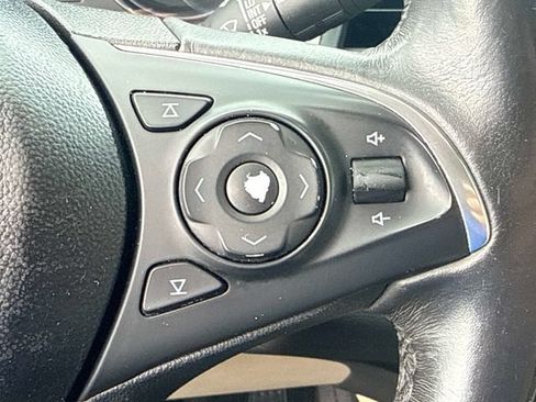 Used 2019 Buick Enclave Essence FWD image 25
